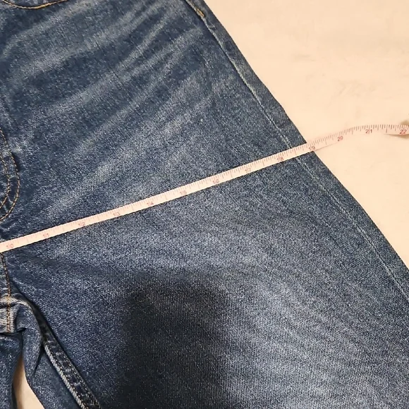 Everlane The Cheeky Straight Jeans in Medium Blue - Picture 14 of 14